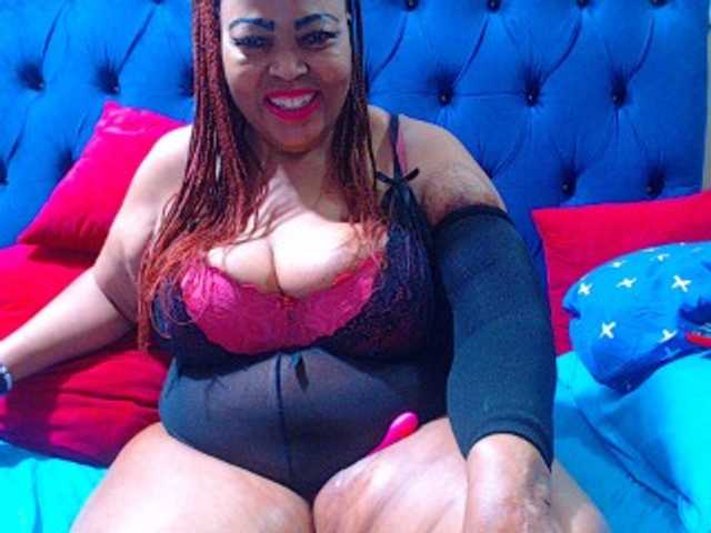 Ebonycandy10 live cam on BongaCams