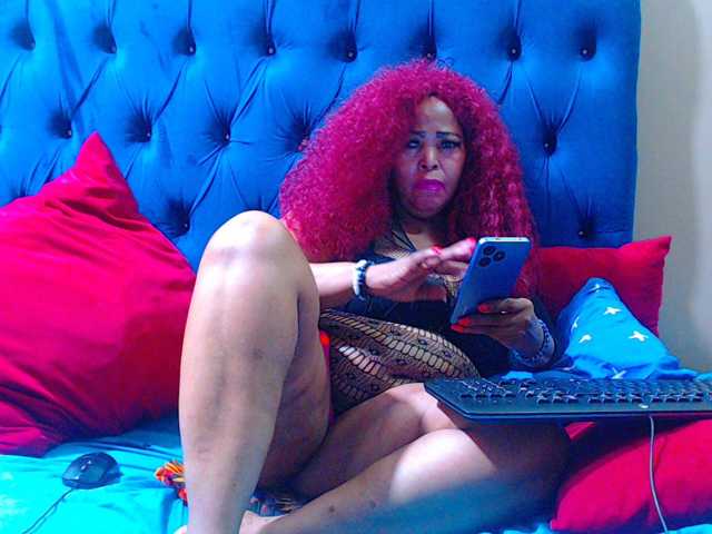 Ebonycandy10 live cam on BongaCams