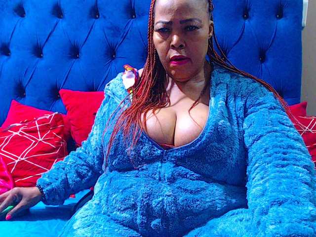 Ebonycandy10 live cam on BongaCams