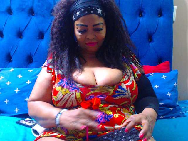 Ebonycandy10 live cam on BongaCams