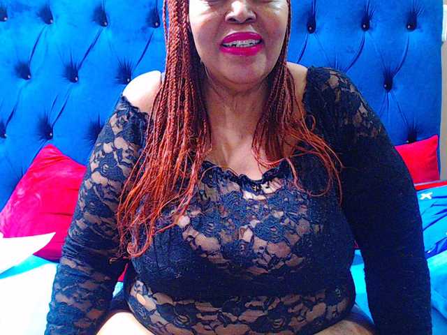 Ebonycandy10 live cam on BongaCams