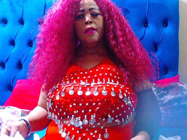 Ebonycandy10 live cam on BongaCams