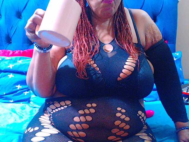Ebonycandy10 live cam on BongaCams