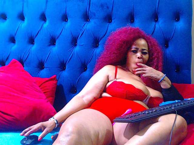 Ebonycandy10 live cam on BongaCams