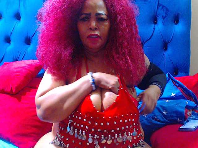 Ebonycandy10 live cam on BongaCams