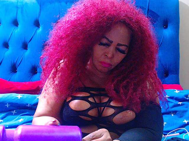 Ebonycandy10 live cam on BongaCams