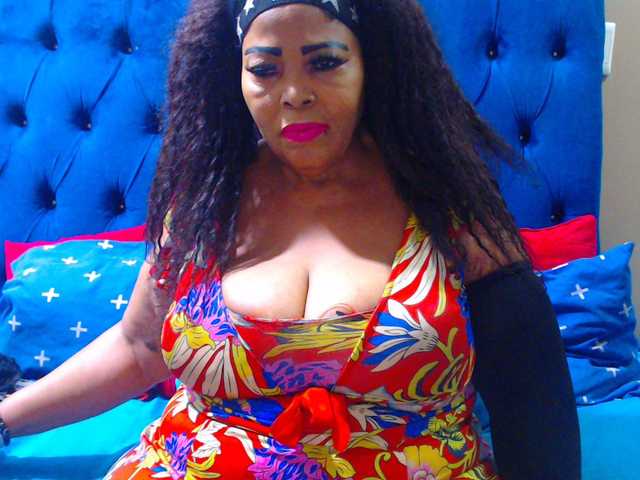 Ebonycandy10 live cam on BongaCams