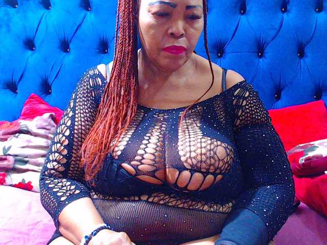 Ebonycandy10 live cam on BongaCams