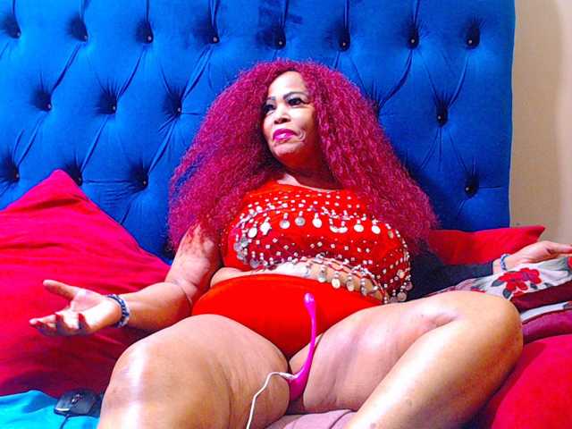 Ebonycandy10 live cam on BongaCams