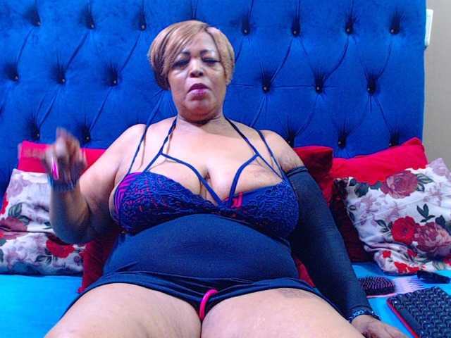 Ebonycandy10's BongaCams show and profile