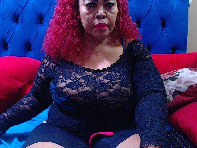 Ebonycandy10 live cam on BongaCams
