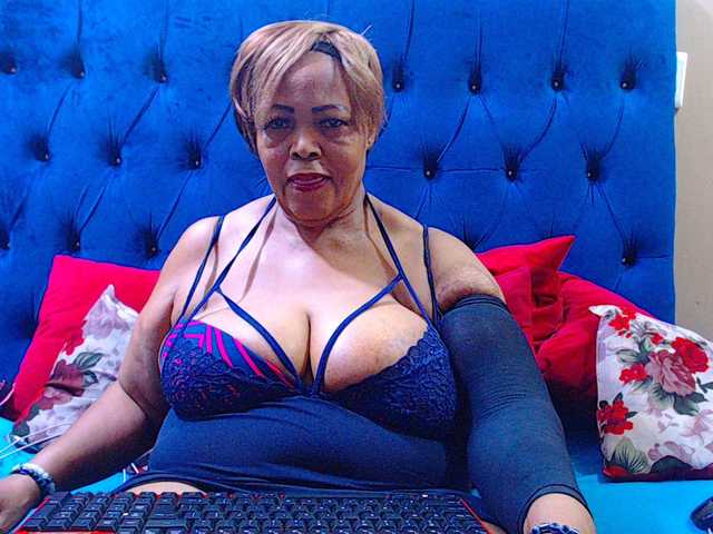 Ebonycandy10's BongaCams show and profile