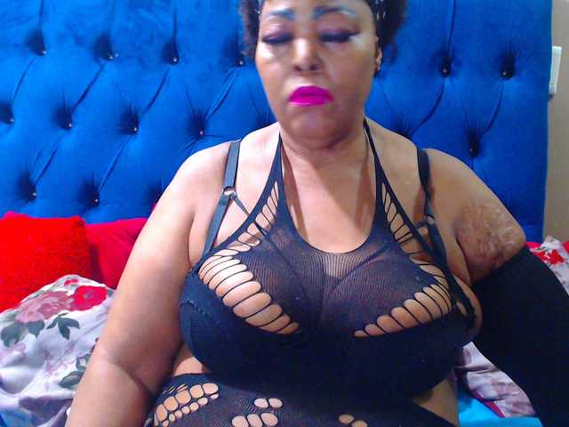 Ebonycandy10 live cam on BongaCams