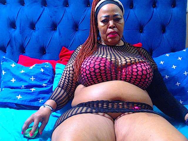 Ebonycandy10 live cam on BongaCams