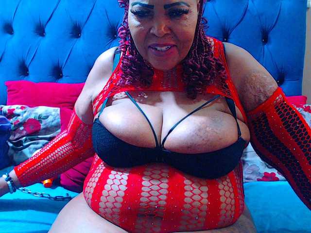 Ebonycandy10 live cam on BongaCams