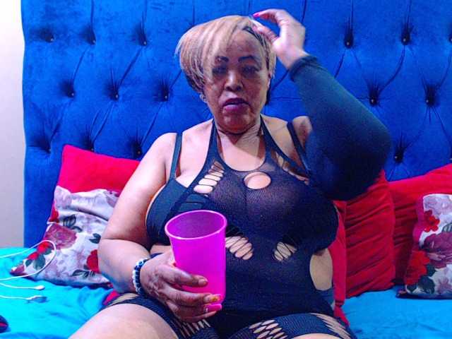 Ebonycandy10's BongaCams show and profile