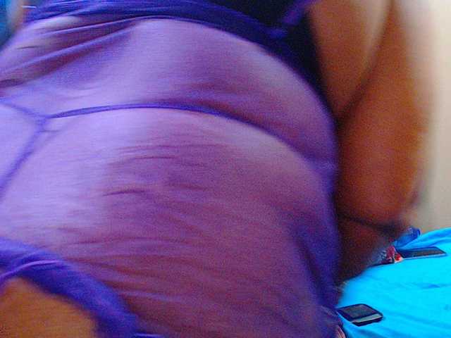 Ebonycandy10's BongaCams show and profile