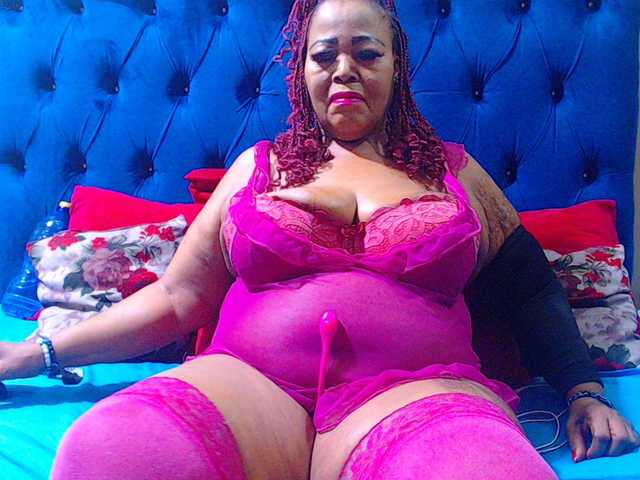 Ebonycandy10 live cam on BongaCams
