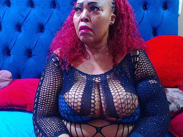 Ebonycandy10 live cam on BongaCams