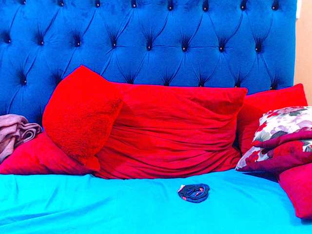 Ebonycandy10's BongaCams show and profile