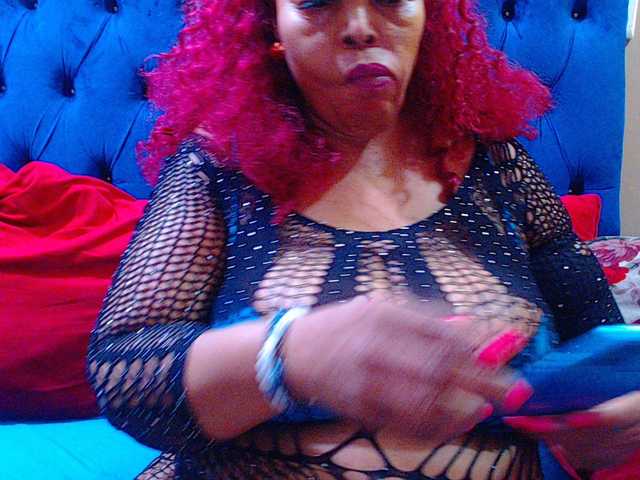 Ebonycandy10 live cam on BongaCams