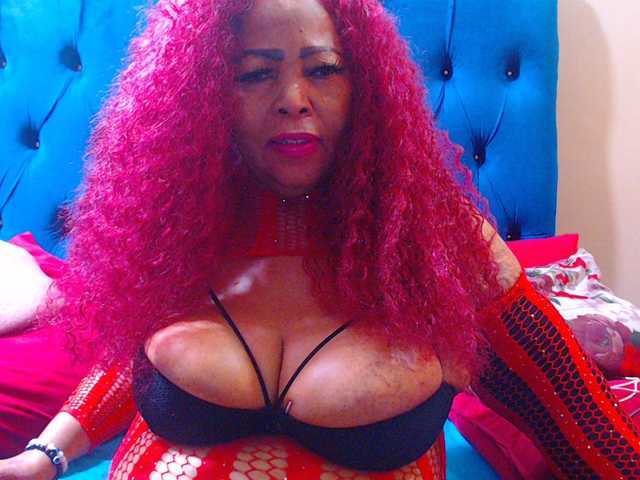 Ebonycandy10 live cam on BongaCams
