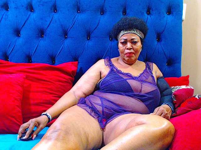 Ebonycandy10's BongaCams show and profile