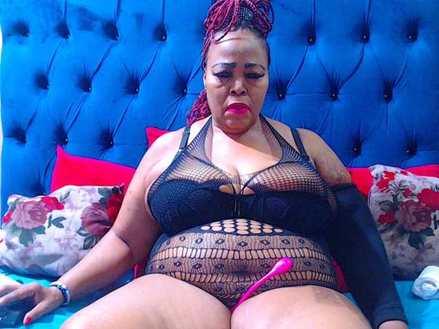 Ebonycandy10 live cam on BongaCams
