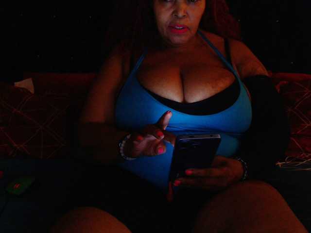 Ebonycandy10 live cam on BongaCams