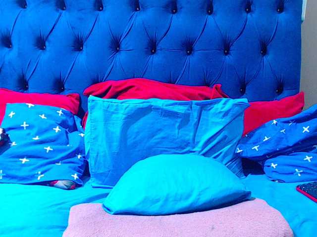 Ebonycandy10 live webcam show