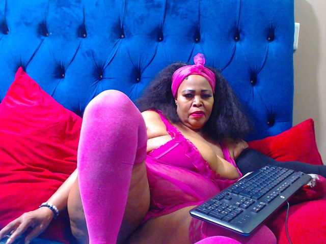 Ebonycandy10 live cam on BongaCams