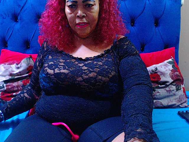 Ebonycandy10 live cam on BongaCams