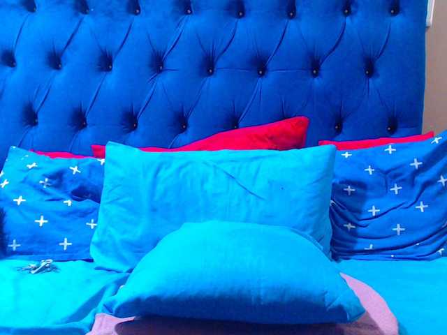 Ebonycandy10 live cam on BongaCams