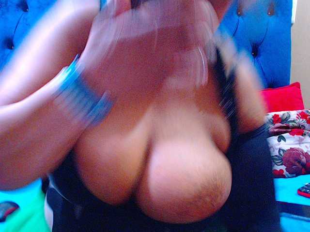 Ebonycandy10's BongaCams show and profile