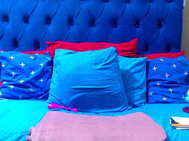 Ebonycandy10 live webcam show