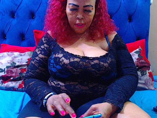 Ebonycandy10 live cam on BongaCams