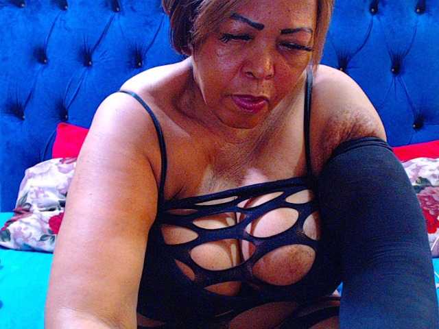 Ebonycandy10's BongaCams show and profile