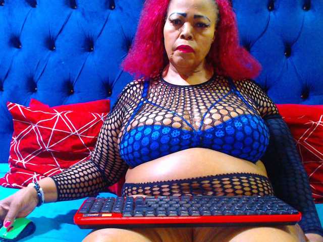 Ebonycandy10 live cam on BongaCams