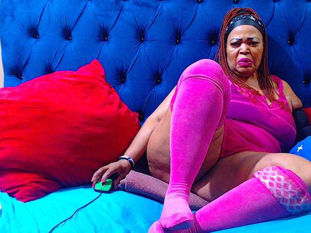 Ebonycandy10 live cam on BongaCams