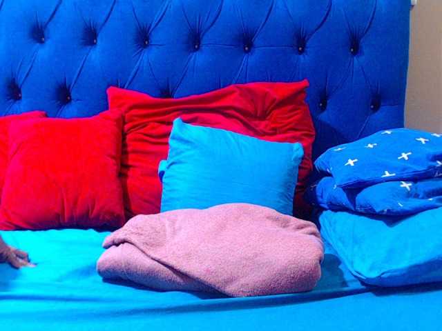 Ebonycandy10 live cam on BongaCams