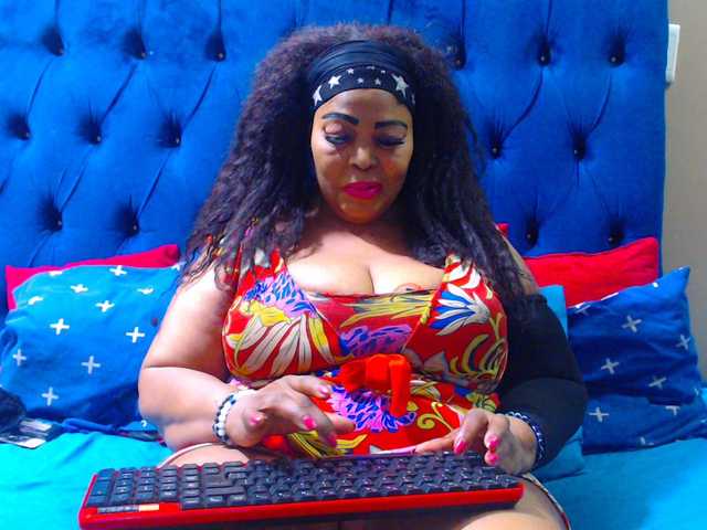 Ebonycandy10 live cam on BongaCams