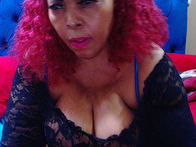 Ebonycandy10 live cam on BongaCams