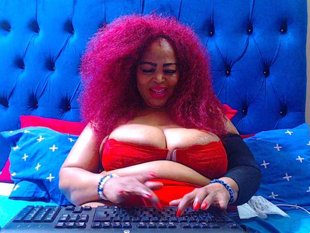 Ebonycandy10 live cam on BongaCams