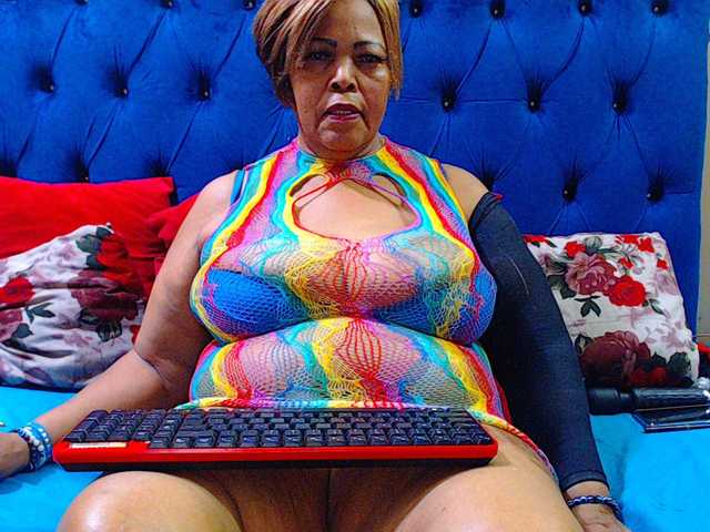 Ebonycandy10's BongaCams show and profile