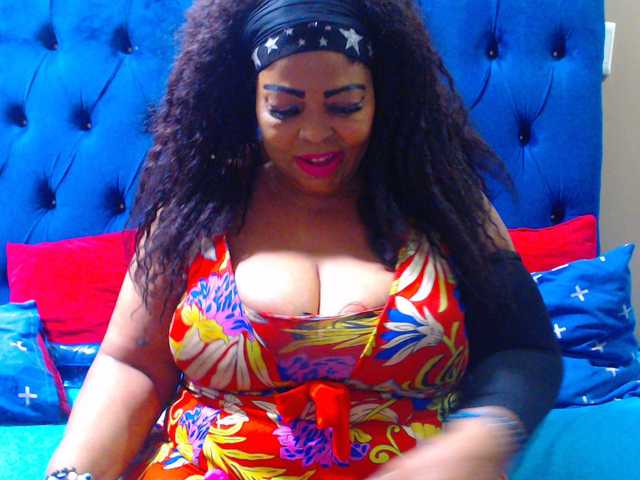 Ebonycandy10 live cam on BongaCams