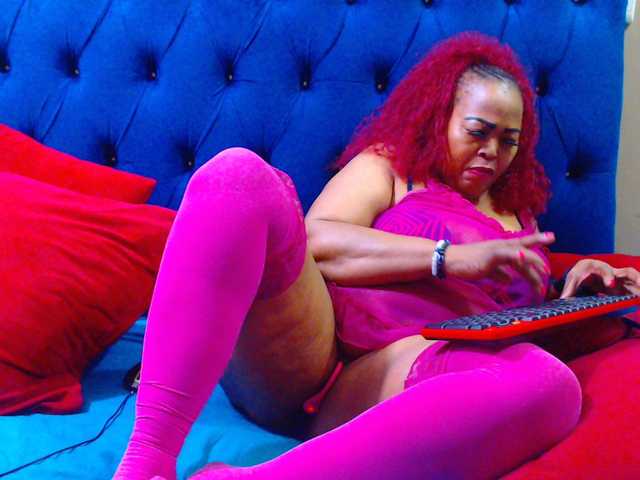Ebonycandy10 live cam on BongaCams