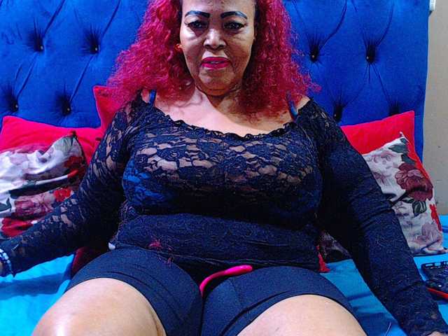 Ebonycandy10 live cam on BongaCams