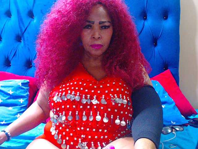 Ebonycandy10, en directo ahora en BongaCams