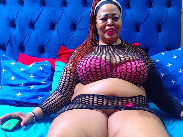 Ebonycandy10 live cam on BongaCams