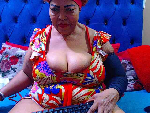 Ebonycandy10 webcam